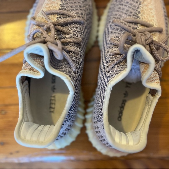 YEEZY BOOST 350 V2 Sz. 5 1/2 Mens 7 Women’s 100% Authentic - Picture 11 of 12